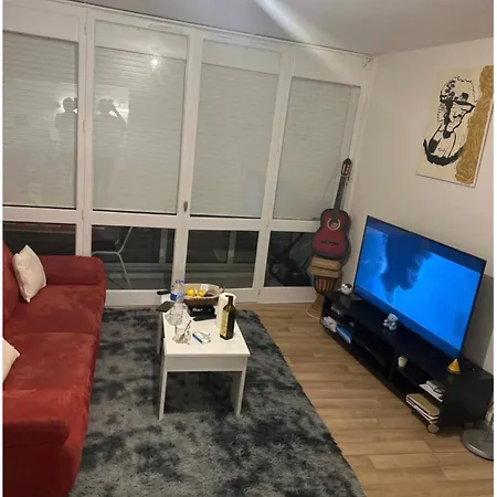 T2 Apartment *